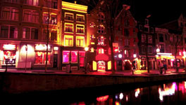 Hen weekend package deal in Amsterdam, Canal Crawl Comedy